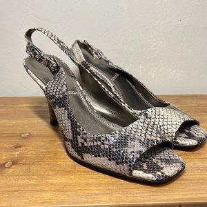 Tahari Women’s Snakeskin Pattern Open Toe Slingback Heels Pumps Size 7.5 M